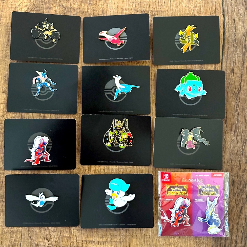 Pokémon Official Collection Pins Pin back on Vmax card  Lot of 13